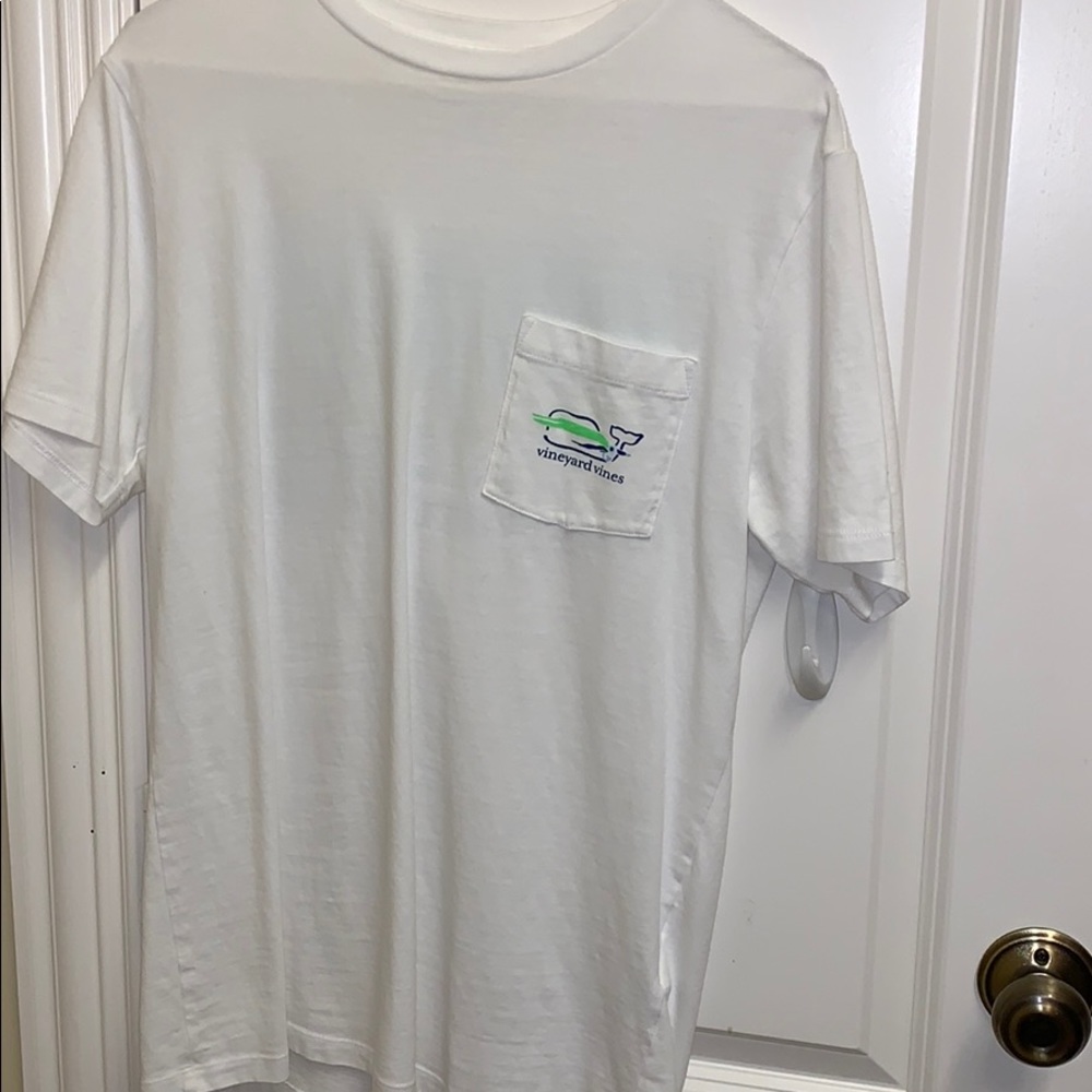 vineyard vine tshirt